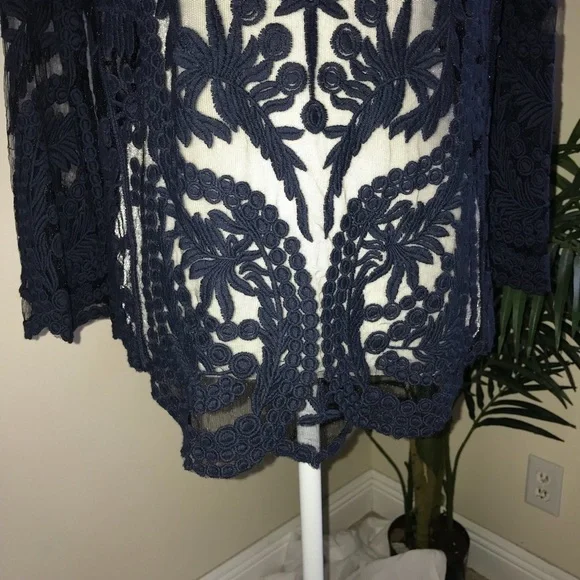 Origami By Vivien Long Sleeve Navy Sheer Lace Womens Top S - Picture 4 of 5